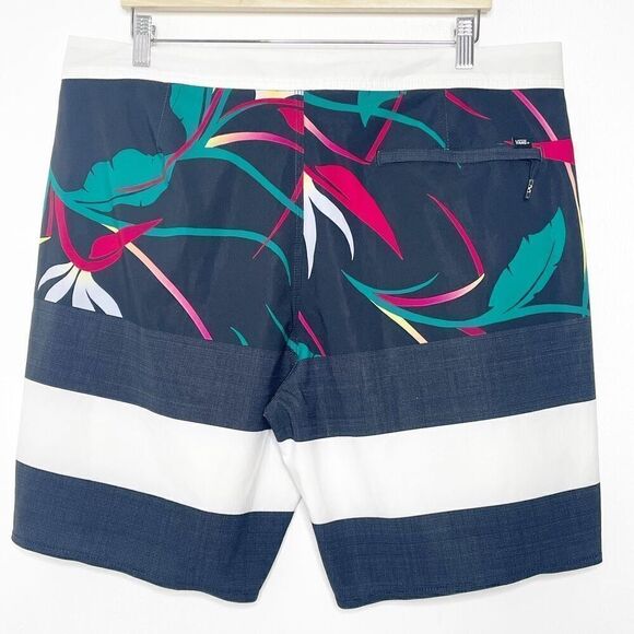 Vans Board Shorts - Picture 4 of 10